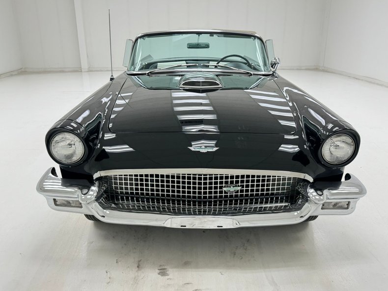 Ford-Thunderbird-1957-Raven-Black-Black-37