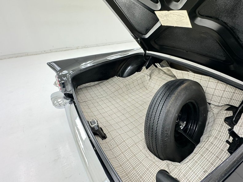 Ford-Thunderbird-1957-Raven-Black-Black-40