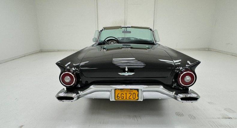 Ford-Thunderbird-1957-Raven-Black-Black-7