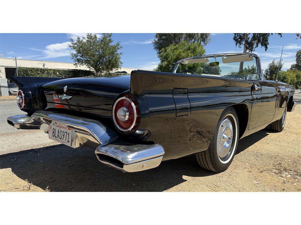 Ford-Thunderbird-1957-Raven-black-Back-and-white-2-tin-10