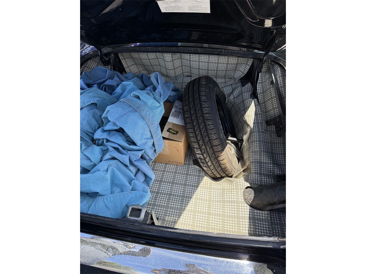 Ford-Thunderbird-1957-Raven-black-Back-and-white-2-tin-20