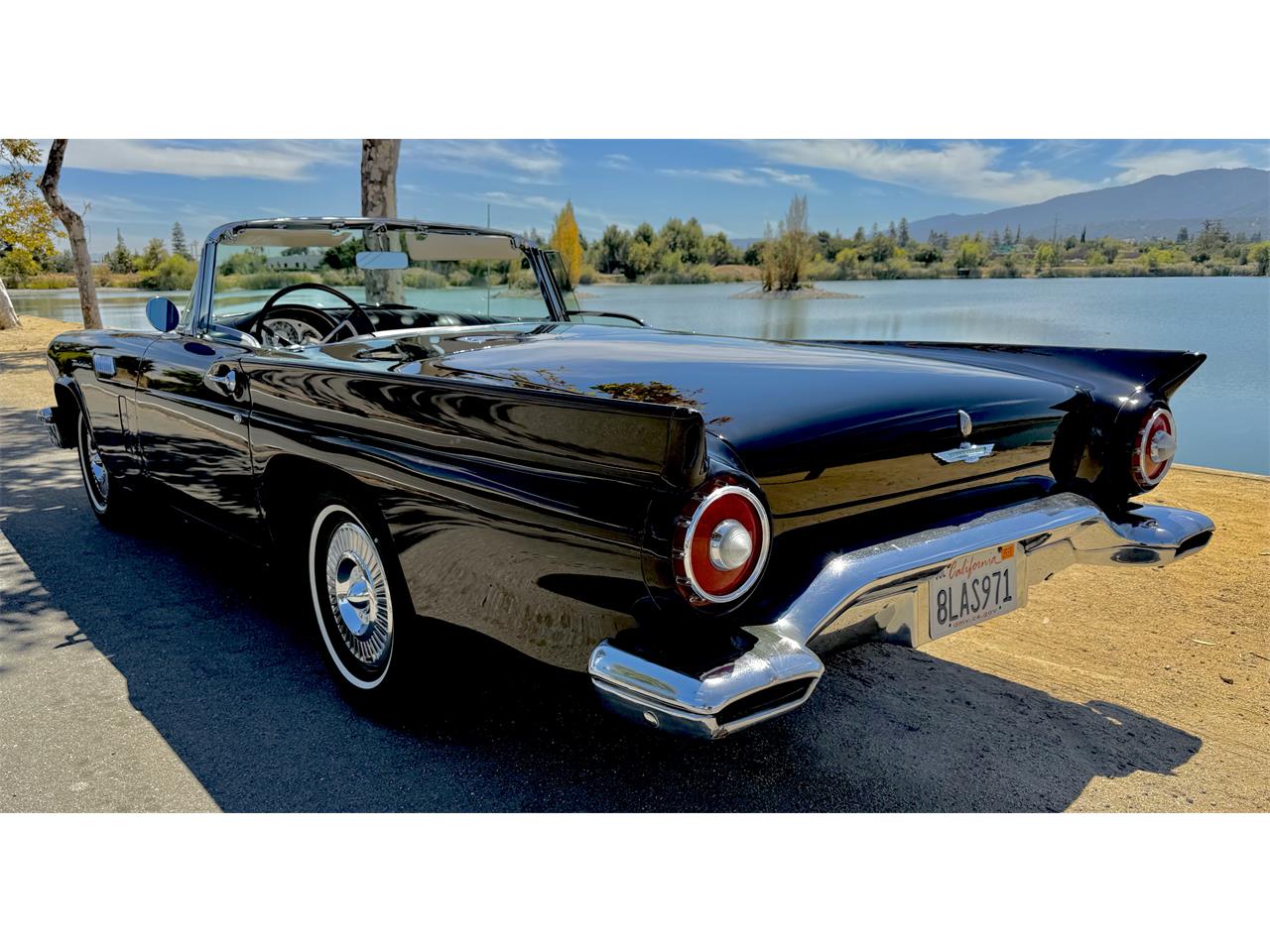 Ford-Thunderbird-1957-Raven-black-Back-and-white-2-tin-7