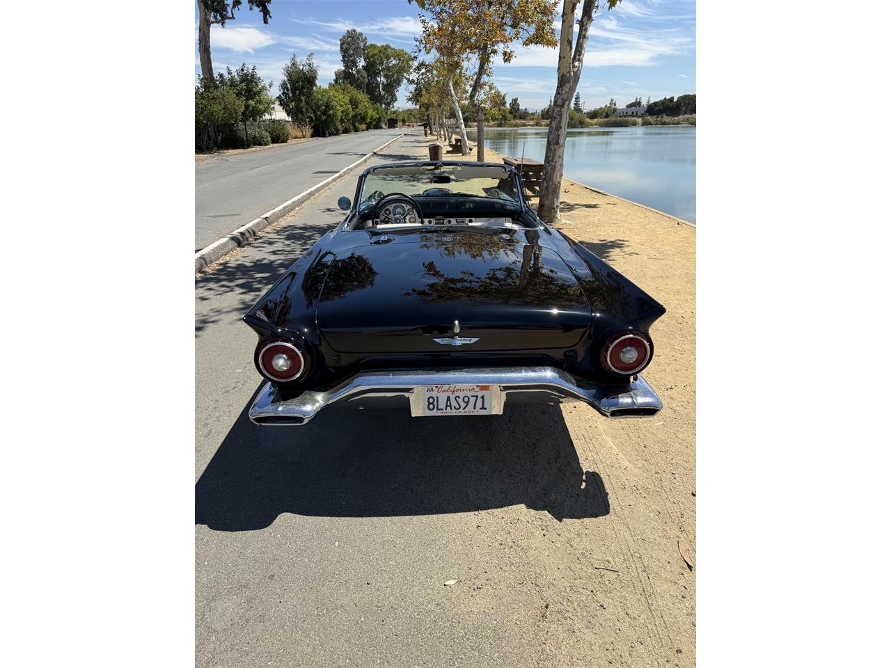 Ford-Thunderbird-1957-Raven-black-Back-and-white-2-tin-9