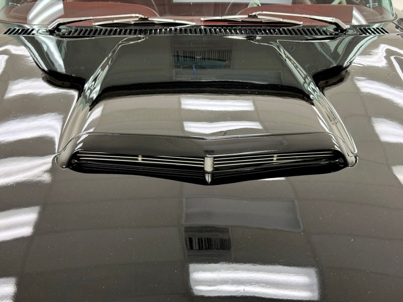 Ford-Thunderbird-1960-Raven-Black-Red-17