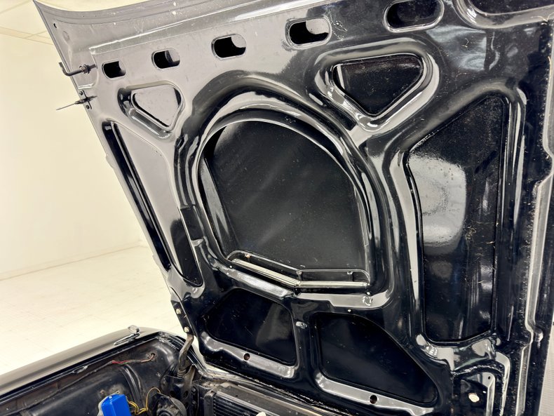 Ford-Thunderbird-1960-Raven-Black-Red-19