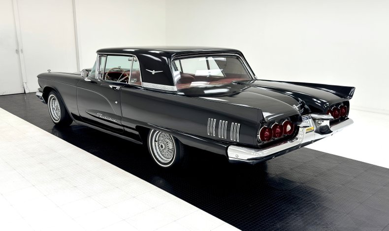 Ford-Thunderbird-1960-Raven-Black-Red-2