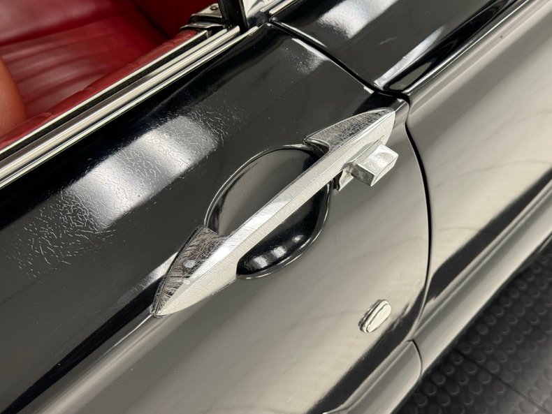 Ford-Thunderbird-1960-Raven-Black-Red-27