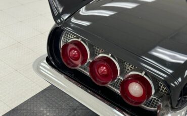 Ford-Thunderbird-1960-Raven-Black-Red-30