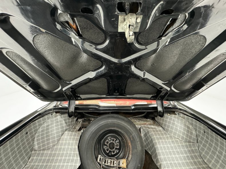 Ford-Thunderbird-1960-Raven-Black-Red-40