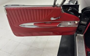Ford-Thunderbird-1960-Raven-Black-Red-44