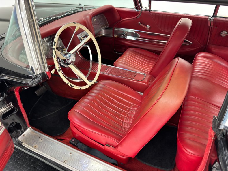 Ford-Thunderbird-1960-Raven-Black-Red-47
