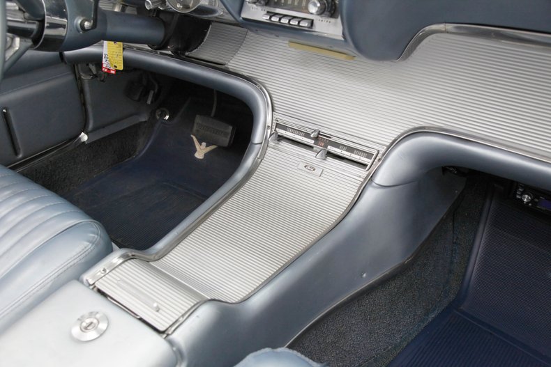 Ford-Thunderbird-1962-White-Silver-Blue-3