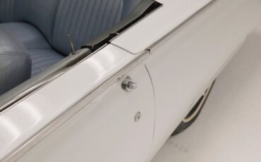 Ford-Thunderbird-1962-White-Silver-Blue-30