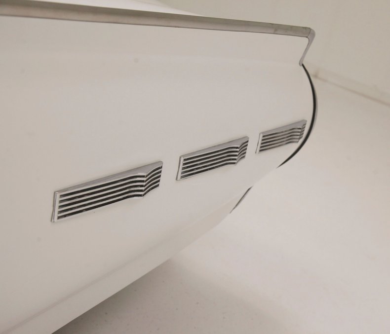 Ford-Thunderbird-1962-White-Silver-Blue-32