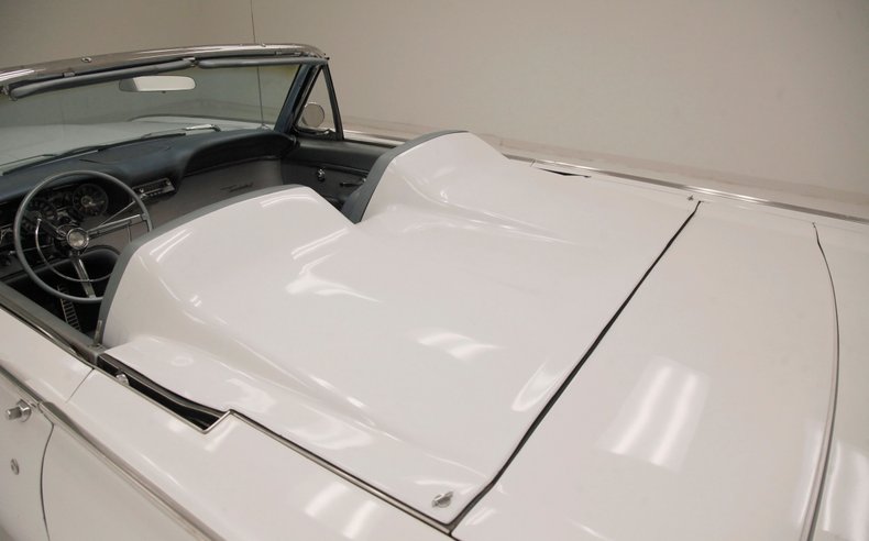 Ford-Thunderbird-1962-White-Silver-Blue-36