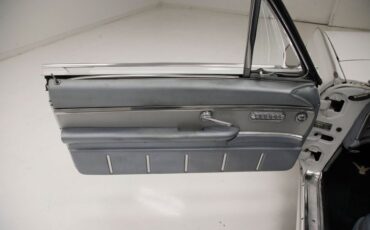 Ford-Thunderbird-1962-White-Silver-Blue-39