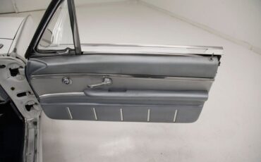 Ford-Thunderbird-1962-White-Silver-Blue-40