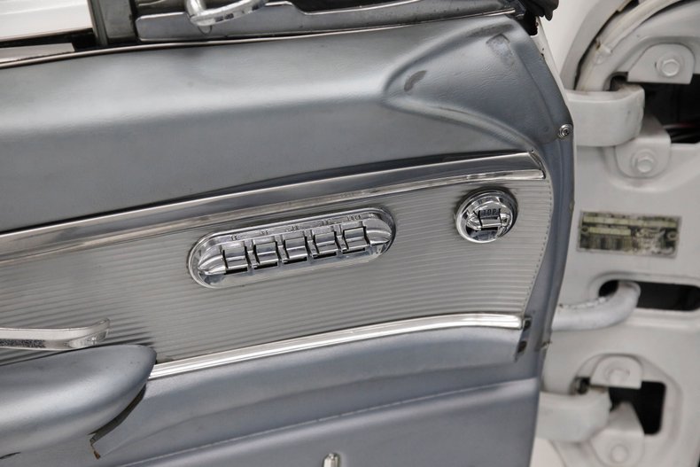 Ford-Thunderbird-1962-White-Silver-Blue-41