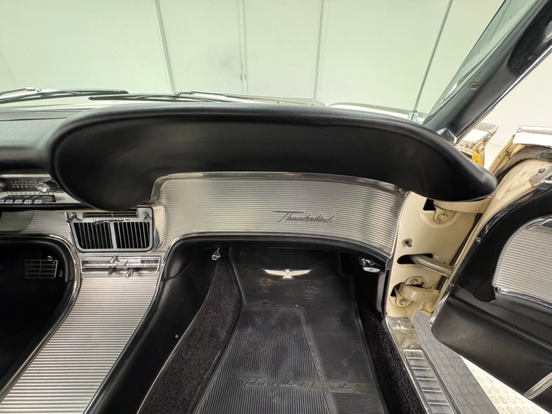 Ford-Thunderbird-1963-White-Black-12