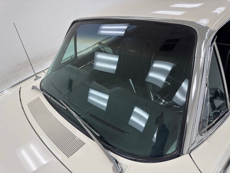 Ford-Thunderbird-1963-White-Black-24