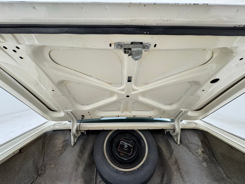 Ford-Thunderbird-1963-White-Black-35