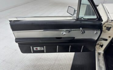 Ford-Thunderbird-1963-White-Black-38