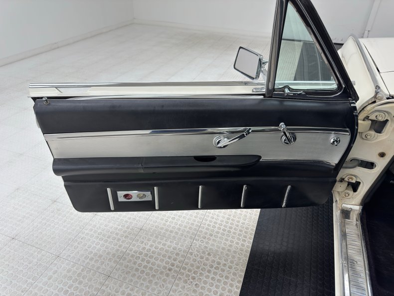 Ford-Thunderbird-1963-White-Black-38