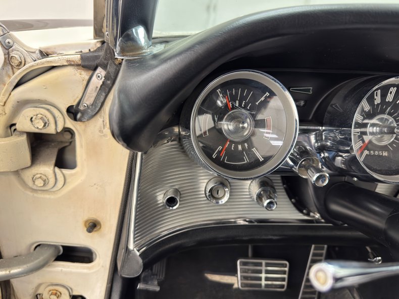 Ford-Thunderbird-1963-White-Black-4