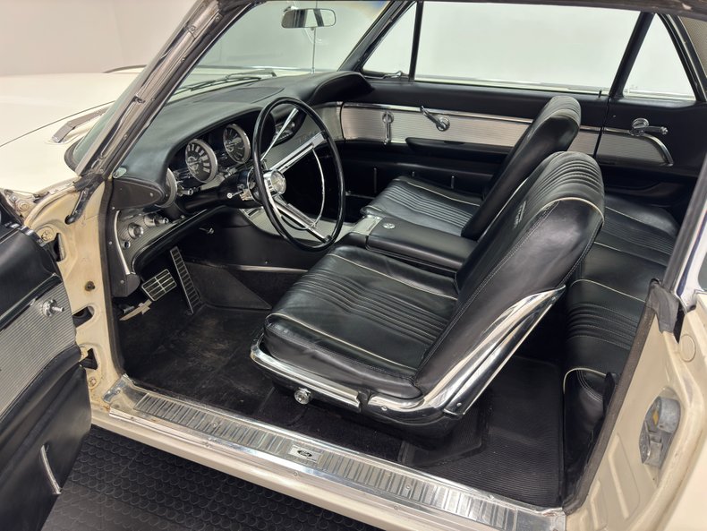 Ford-Thunderbird-1963-White-Black-41