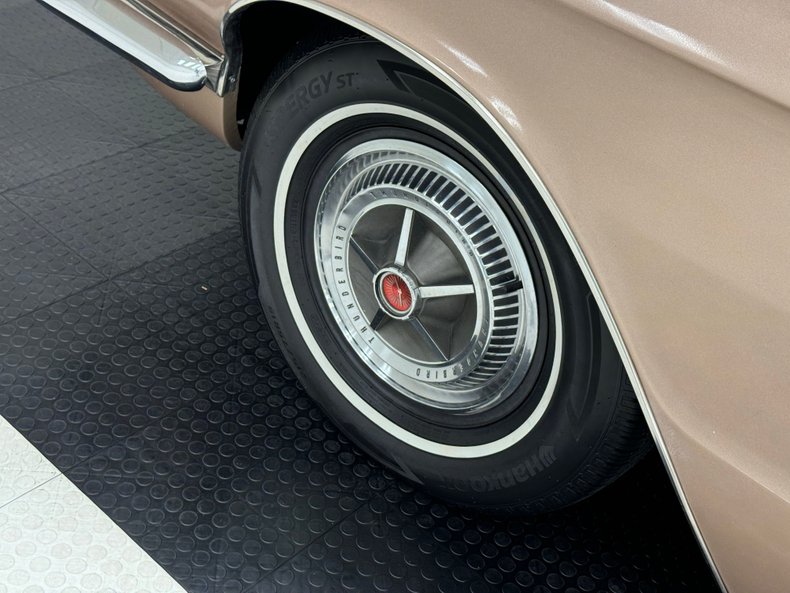 Ford-Thunderbird-1966-Sundust-Beige-Black-10