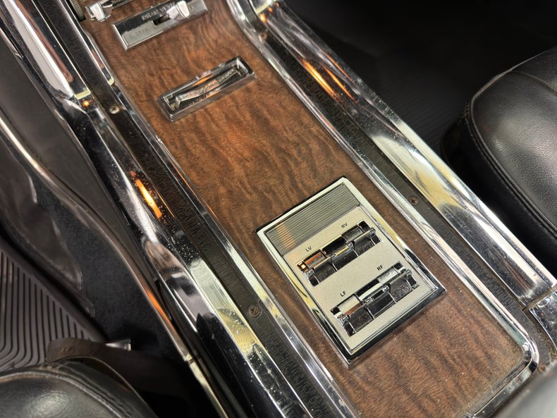 Ford-Thunderbird-1966-Sundust-Beige-Black-19