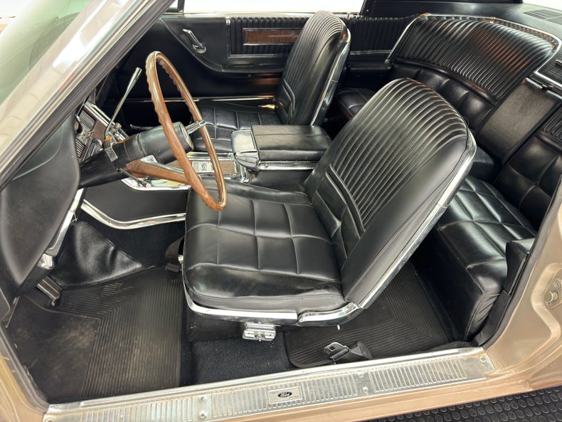 Ford-Thunderbird-1966-Sundust-Beige-Black-24