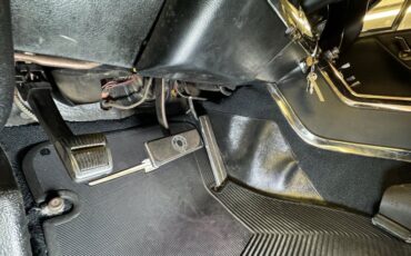 Ford-Thunderbird-1966-Sundust-Beige-Black-25