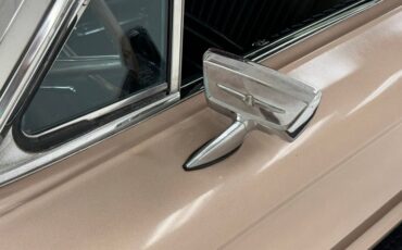 Ford-Thunderbird-1966-Sundust-Beige-Black-29