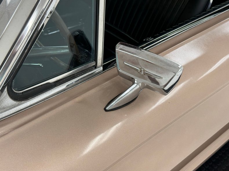 Ford-Thunderbird-1966-Sundust-Beige-Black-29