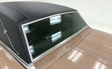 Ford-Thunderbird-1966-Sundust-Beige-Black-32