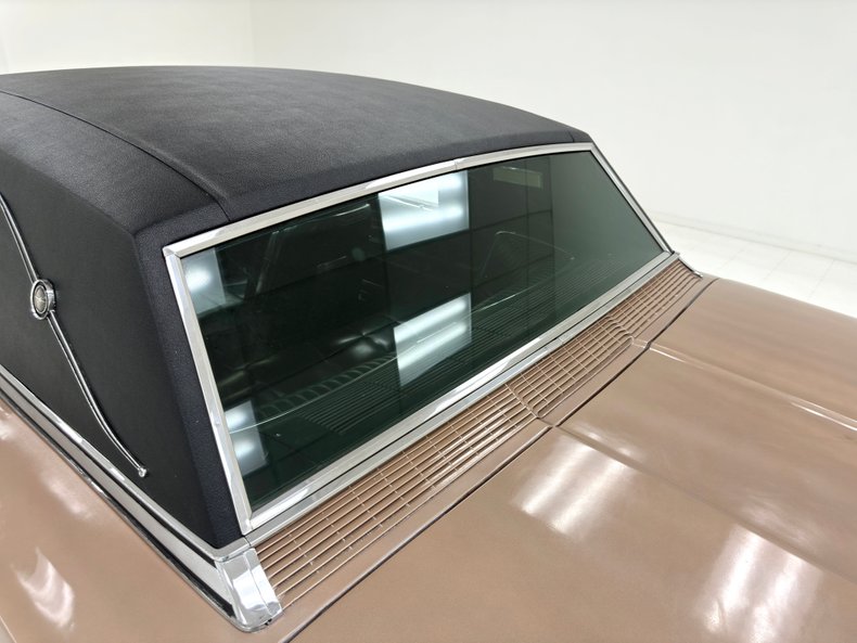 Ford-Thunderbird-1966-Sundust-Beige-Black-32