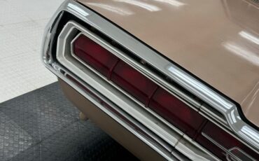 Ford-Thunderbird-1966-Sundust-Beige-Black-33