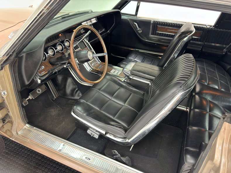 Ford-Thunderbird-1966-Sundust-Beige-Black-44