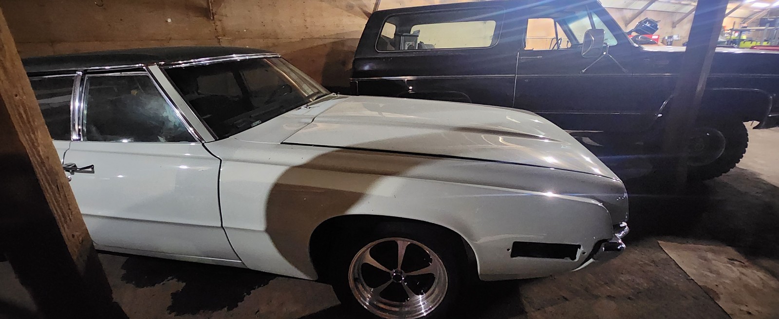 Ford-Thunderbird-1968-Sedan-1