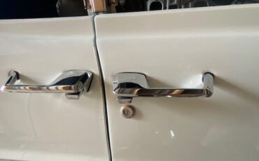 Ford-Thunderbird-1968-Sedan-13