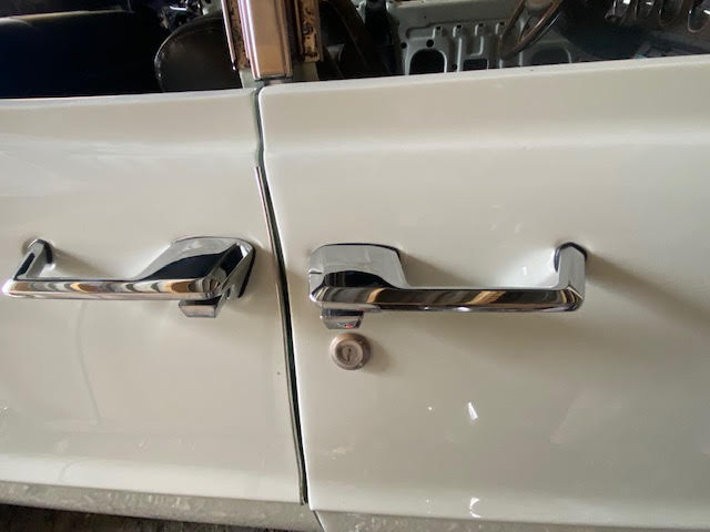 Ford-Thunderbird-1968-Sedan-13