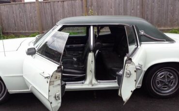 Ford-Thunderbird-1968-Sedan-21