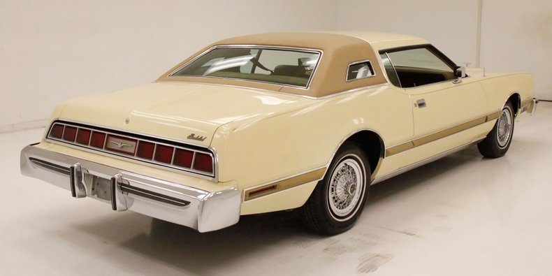 Ford-Thunderbird-1976-Cream-Cream-10