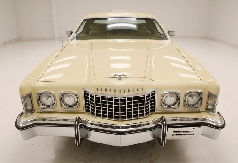 Ford-Thunderbird-1976-Cream-Cream-11