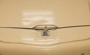 Ford-Thunderbird-1976-Cream-Cream-27