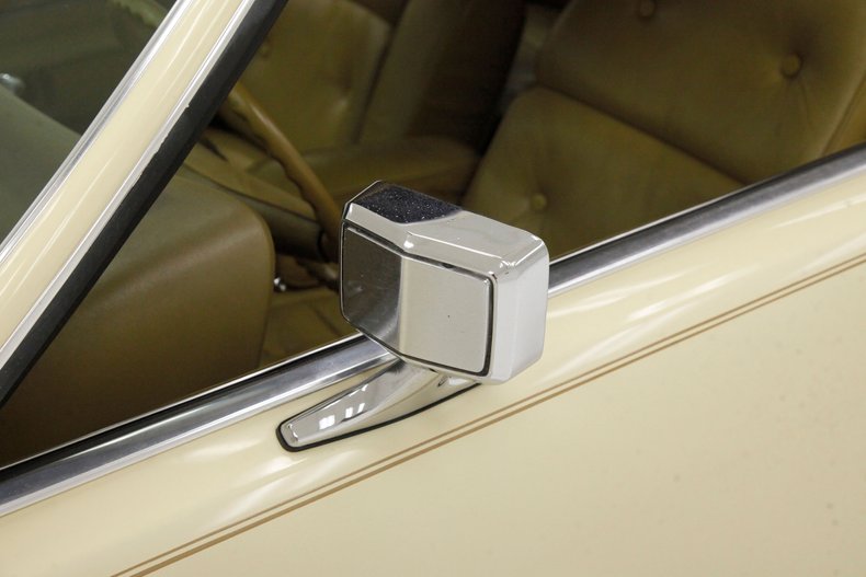Ford-Thunderbird-1976-Cream-Cream-30