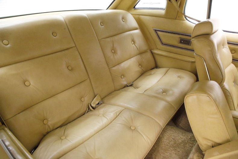 Ford-Thunderbird-1976-Cream-Cream-40