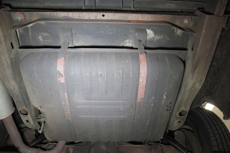 Ford-Thunderbird-1976-Cream-Cream-47