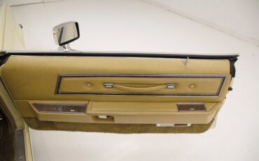 Ford-Thunderbird-1976-Cream-Cream-5